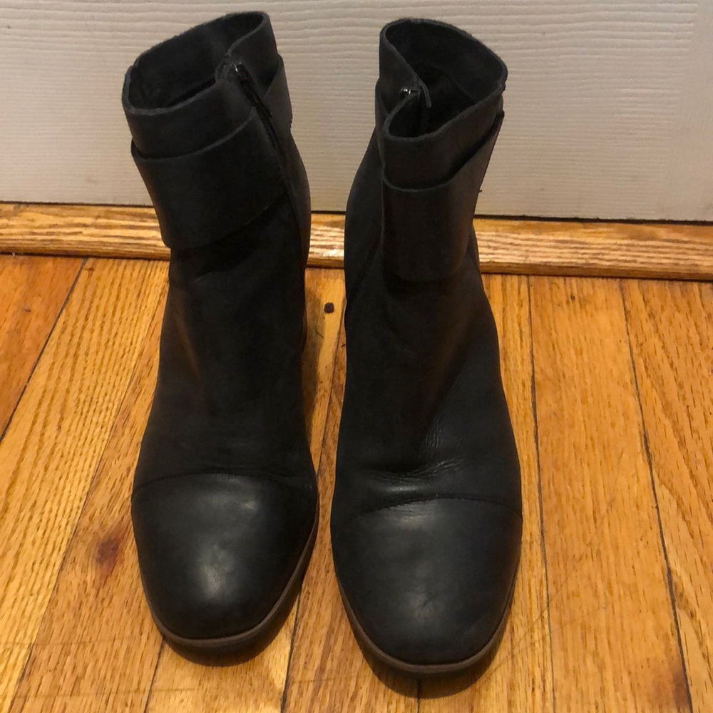 Korks By Kork Ease Black Leather Ankle Booties Size 9 Gem